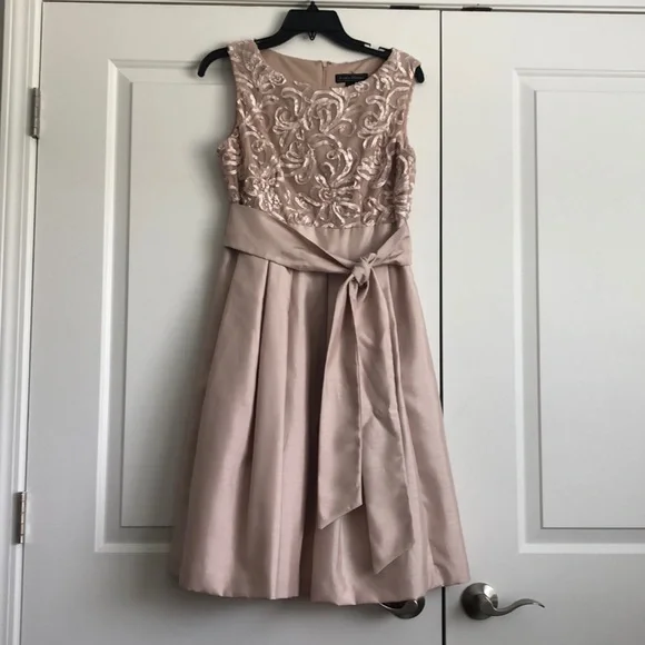 Jessica Howard | Dresses | Jessica Howard Taupe Cocktail Dress Size 6